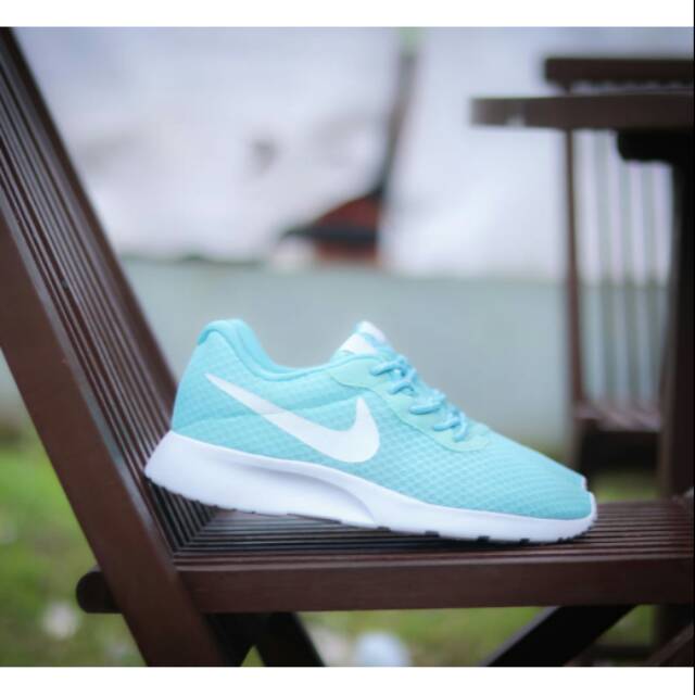 Nike 2025 tanjun tosca