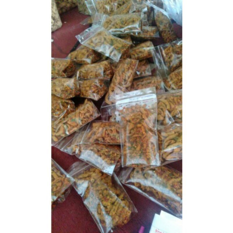 Jual Kripik Usus Ayam Crispy Pedas Daun Jeruk 100gram Shopee Indonesia