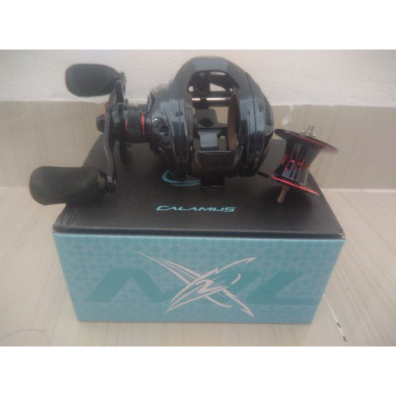 Calamus x2 baitcasting reel, compact design.Micro -Adjustable