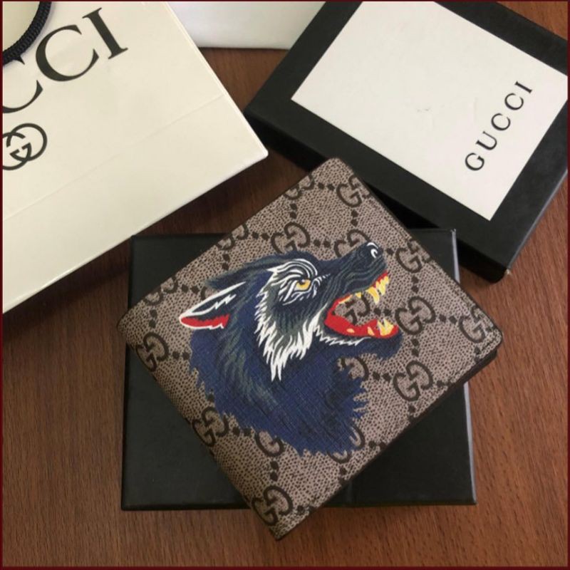 Gucci wallet shop with wolf