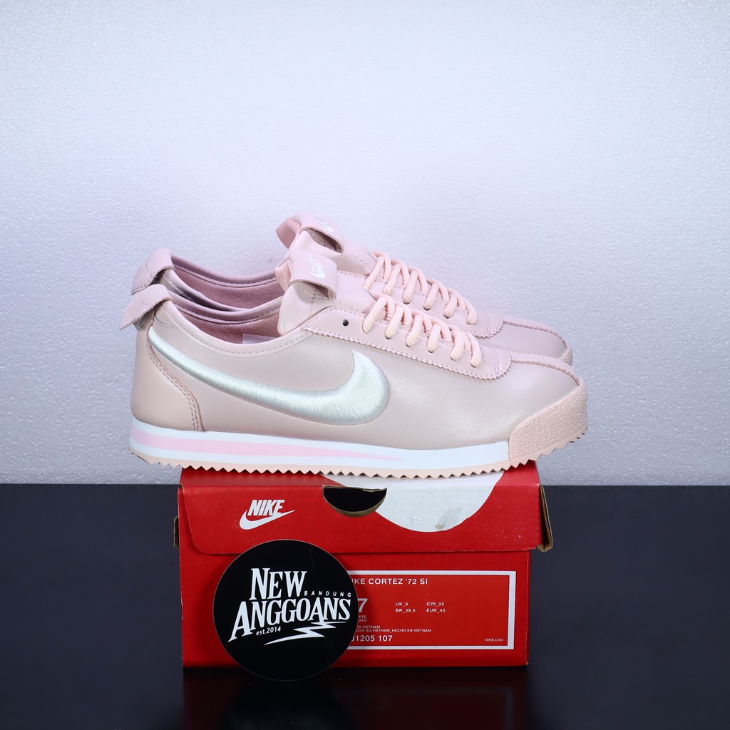 Sepatu on sale cortez nike