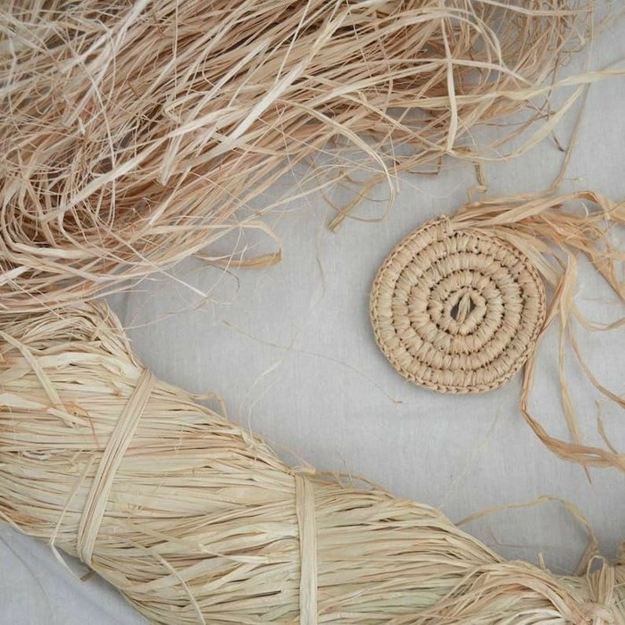 Jual Tali rami natural/ raffia ribbon natural 50 gram/ natural raffia ...