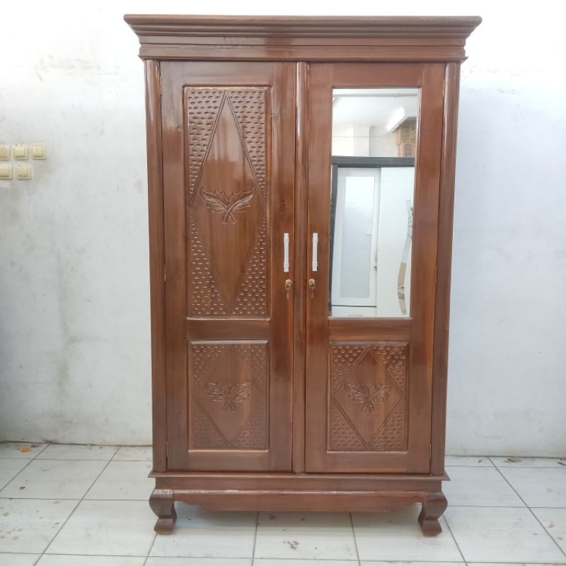 Jual LEMARI JATI 2PINTU FULL UKIR CANTIK DAN MEWAH FINISHING RAPI DAN ...