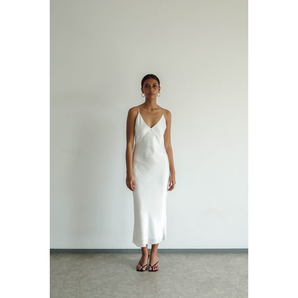 Jual PAFON Slip Dress - Broken White | Shopee Indonesia