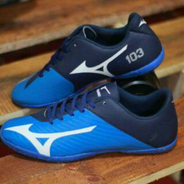 Sepatu futsal shop mizuno biru