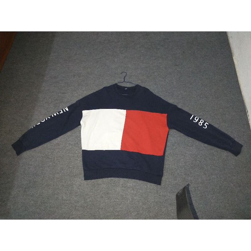 Tommy hilfiger deals big flag sweatshirt