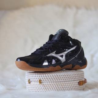 Mizuno tornado 9 clearance hitam