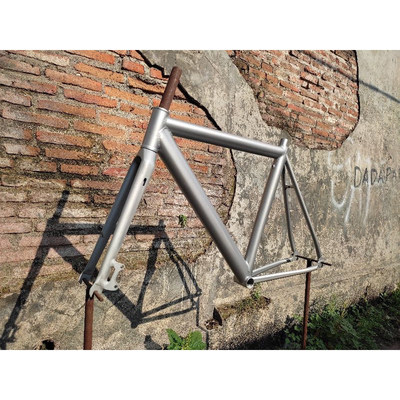 frame fixie soloist 77
