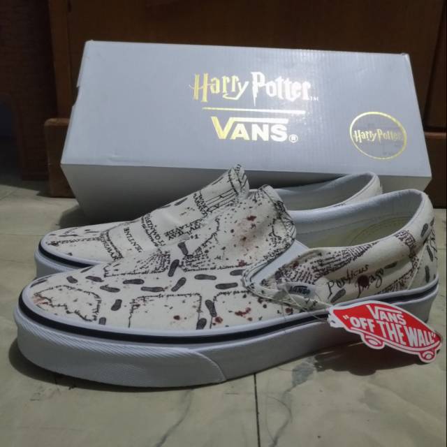 Vans x harry on sale potter slip on