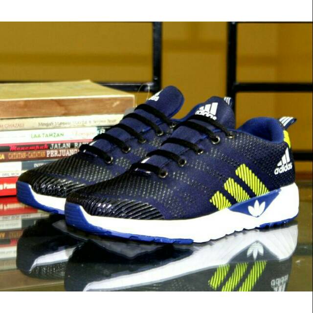 Foto sepatu adidas murah store