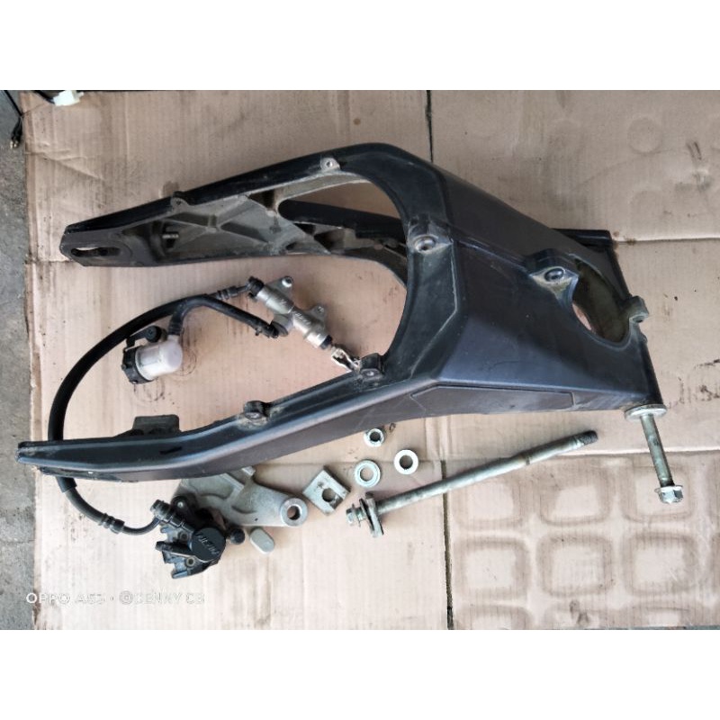 Jual swing arm set Yamaha R15 vva swing arm R15 vva R15v3 arm Yamaha ...