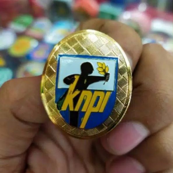 Jual PIN KNPI KUNINGAN SEPUH EMAS | Shopee Indonesia