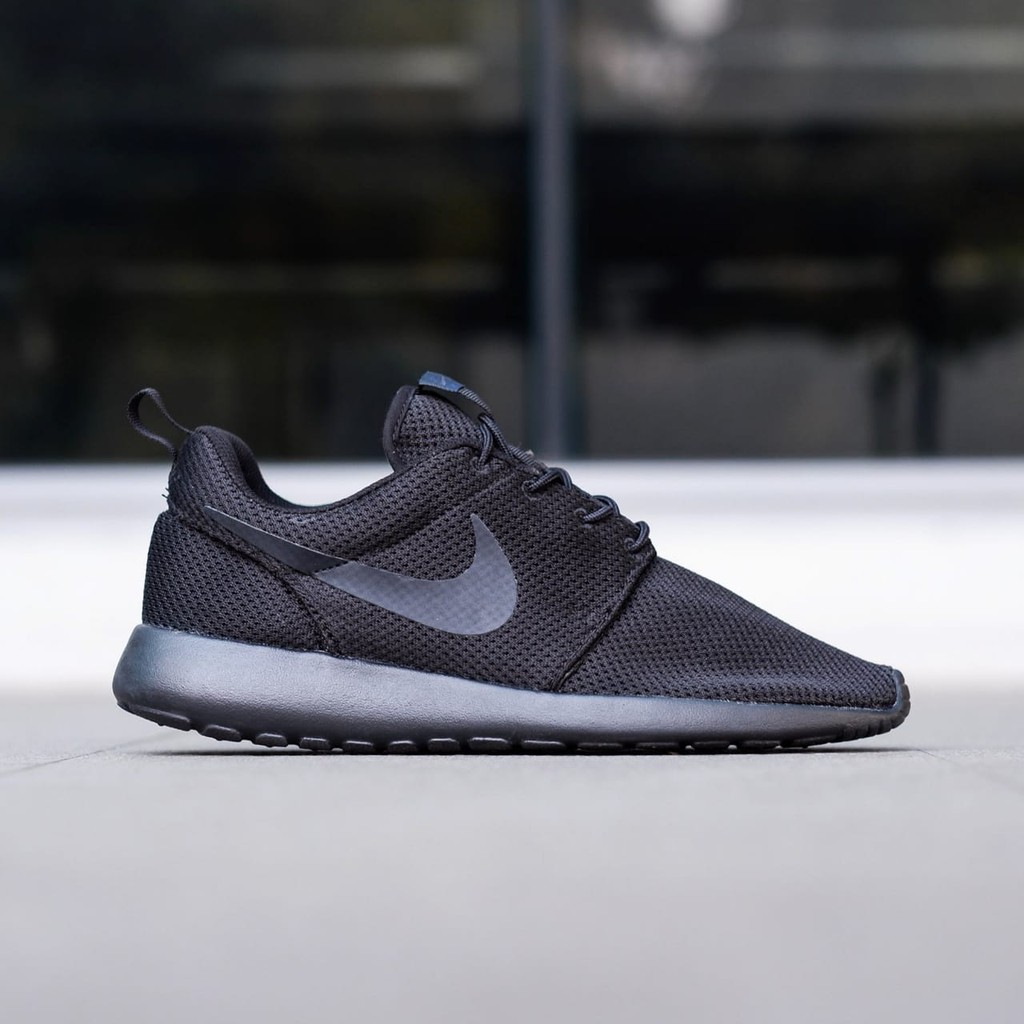 Sepatu nike 2024 roshe run