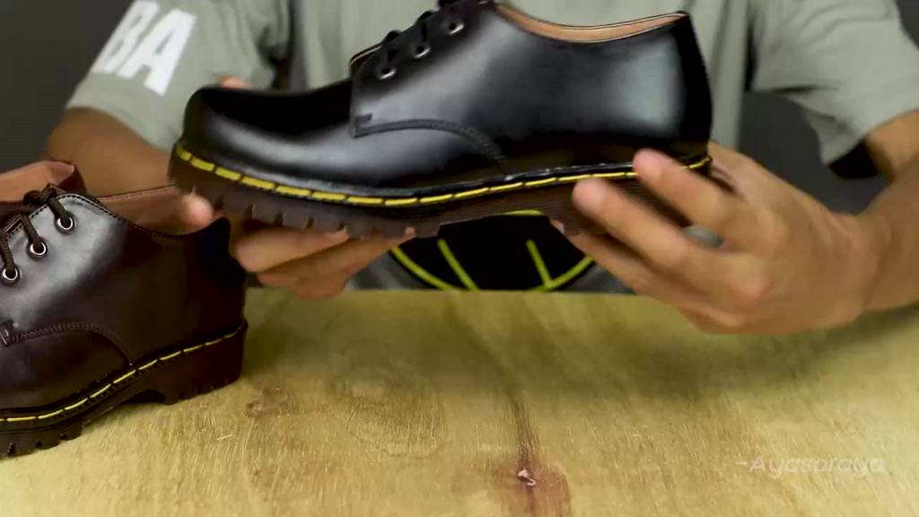 Jual SEPATU Low Boots Model Docmart 1461 Smooth Dr Martens 3 hole ...