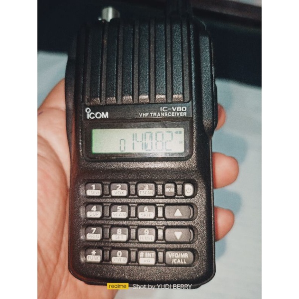 Jual HT ICOM V80 ORIGINAL ASLI BANGET DARI PT ELI VHF MULUS NORMAL ICOM ...