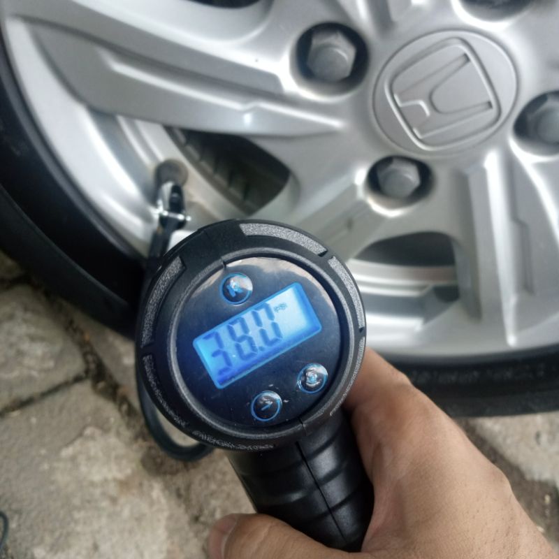 Jual ORIGINAL Inflator Pompa Mobil Pompa Ban Mobil Truk Motor Tire Pump ...