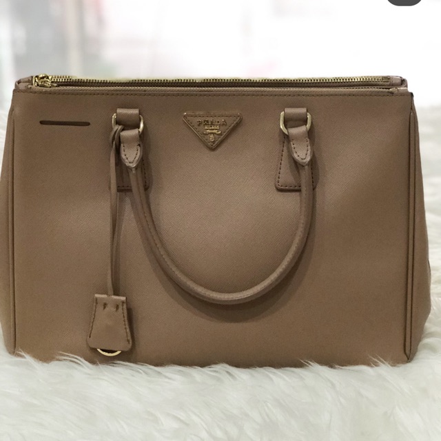 Harga prada saffiano discount original