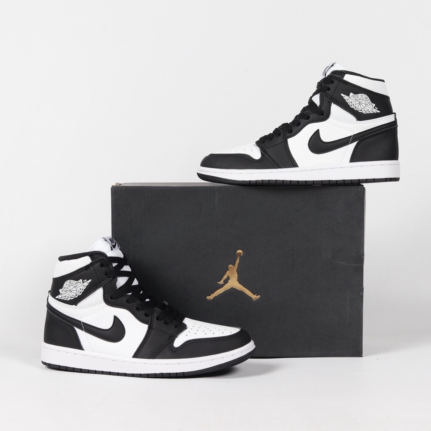 Jual Sepatu Nike Air Jordan 1 Retro Mid OG Black White "Man & Women ...