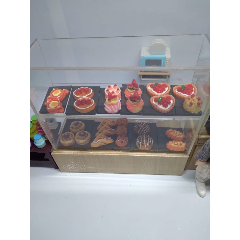Jual Miniatur makanan roti untuk rumah boneka miniature resin pastry ...