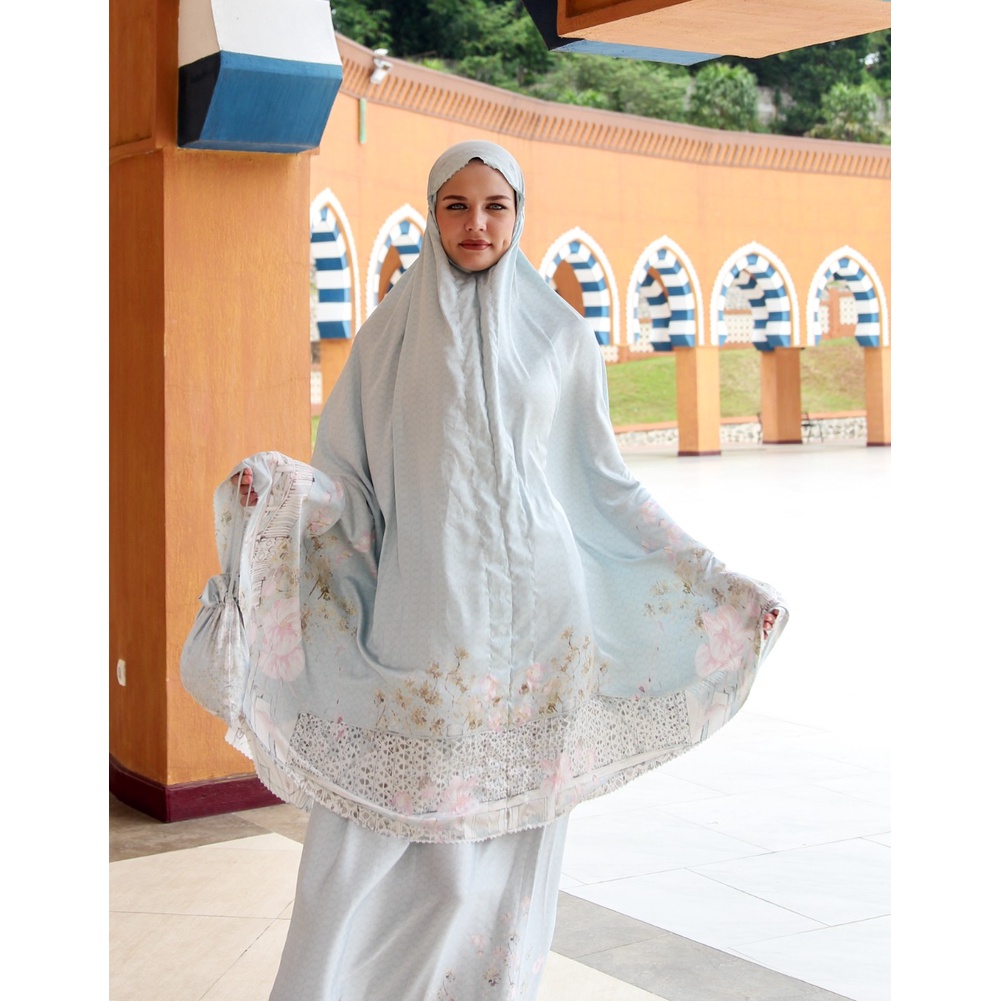 Jual Saiqa Signature - seuramoe of mecca prayer robe - mukena set ...
