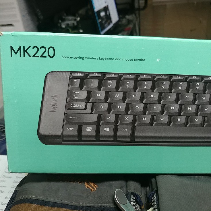 Jual Logitech MK220 Wireless Combo Keyboard Mouse - Original | Shopee ...