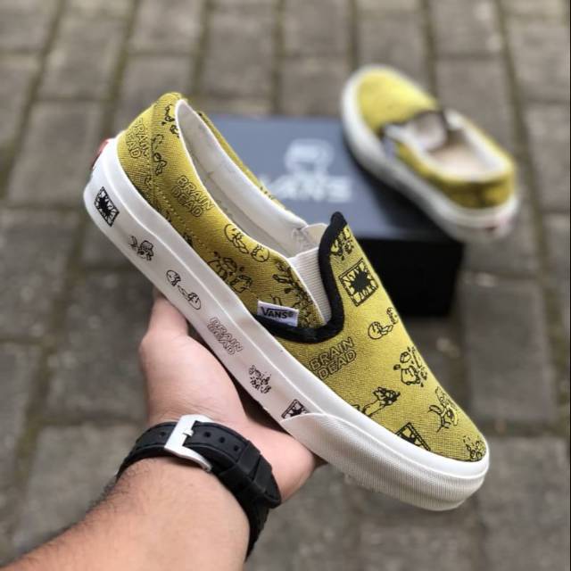 Jual Sepatu Vans Vault x BRAIN DEAD Classic Slip On LX Aspen Gold Marshmallow BNIB Original Premium Shopee Indonesia