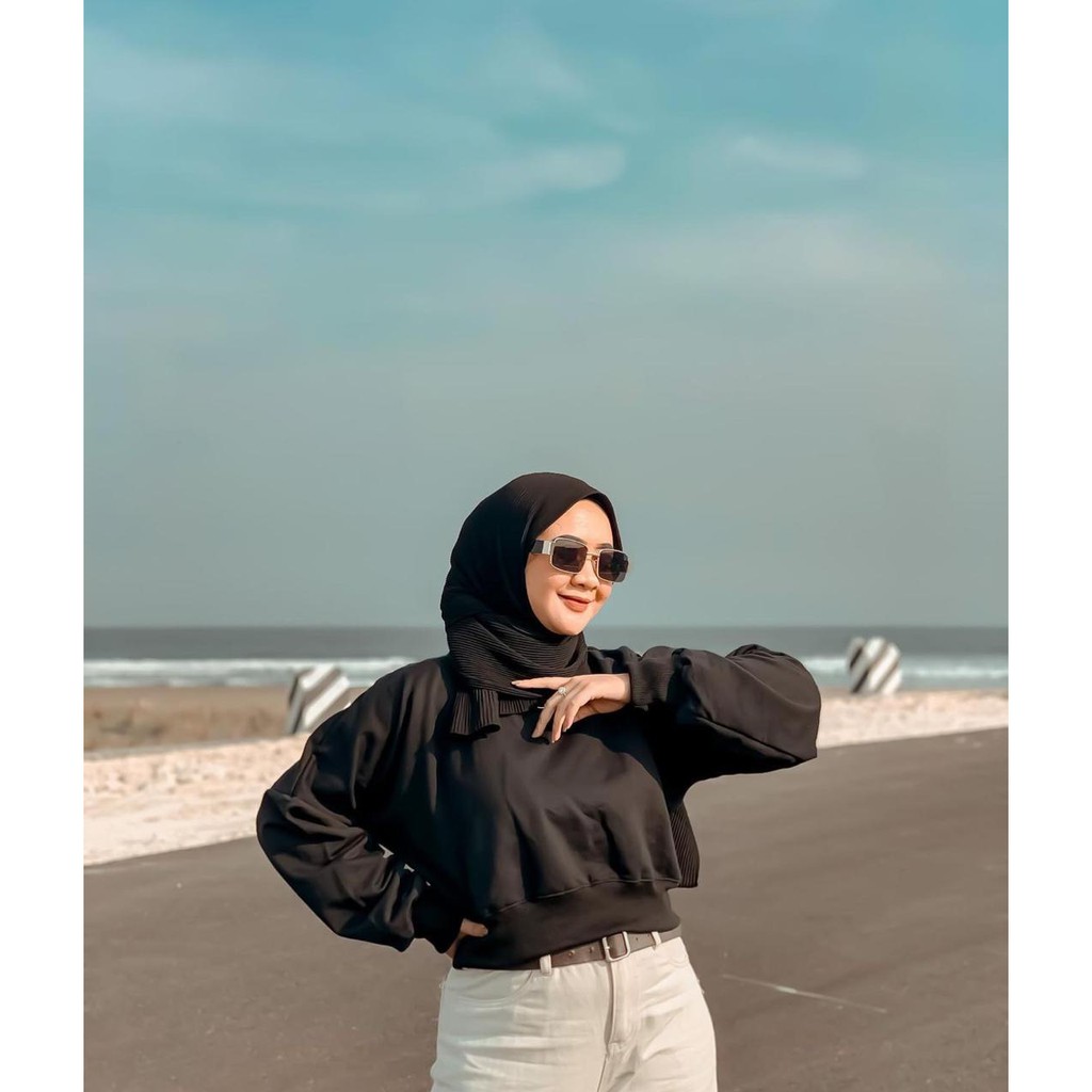 Ootd sweater hotsell crop hijab