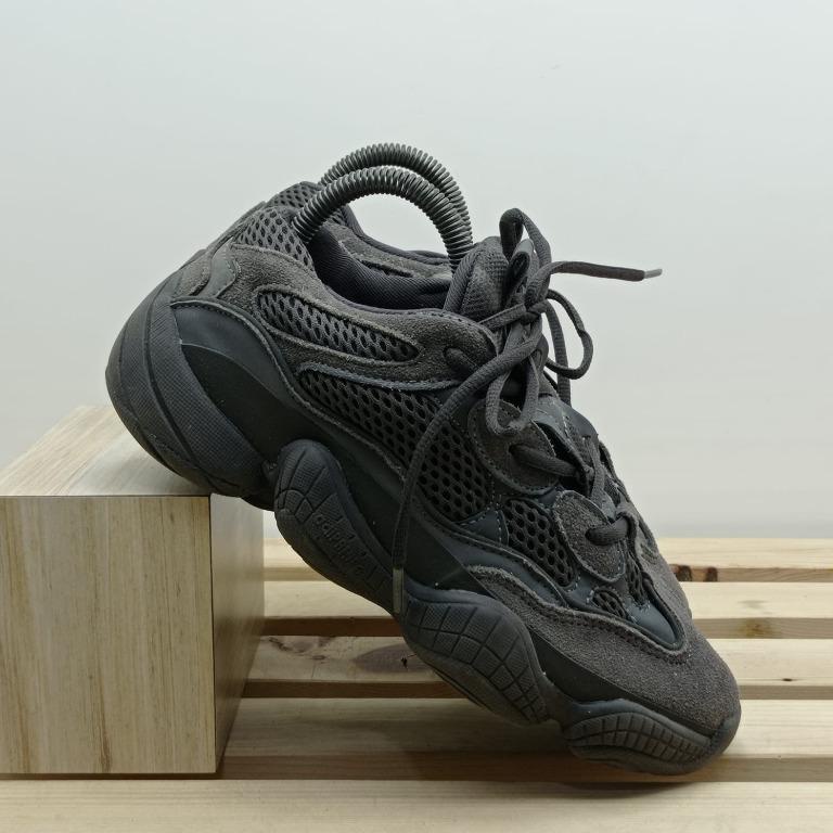 Jual Adidas Yeezy 500 Utility BlacK sepatu sneakers merk adidas