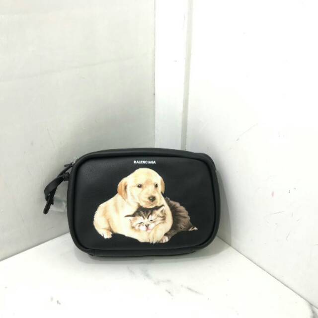 balenciaga puppy bag