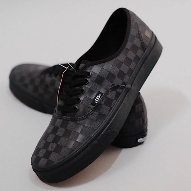 Vans authentic hotsell checkerboard black