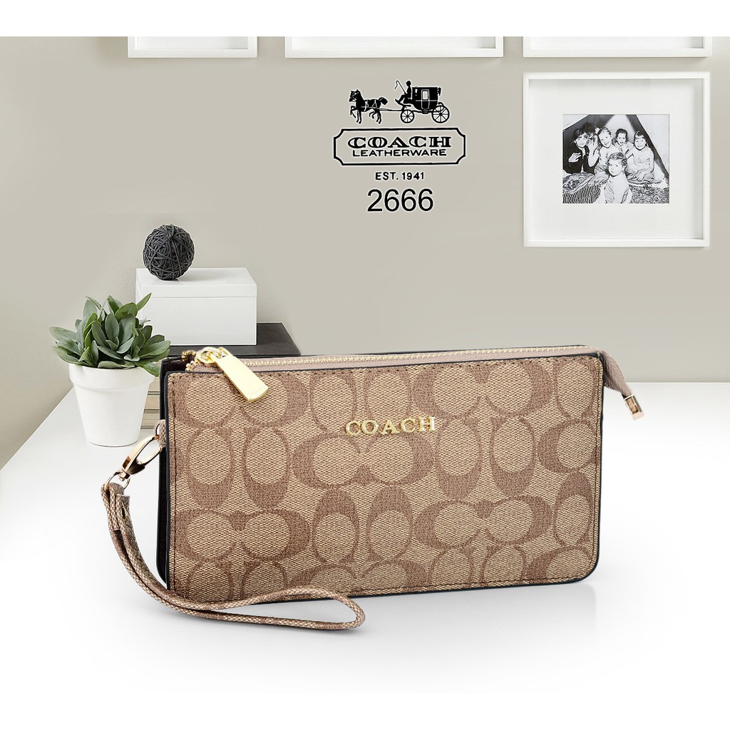 Coach mini clearance clutch