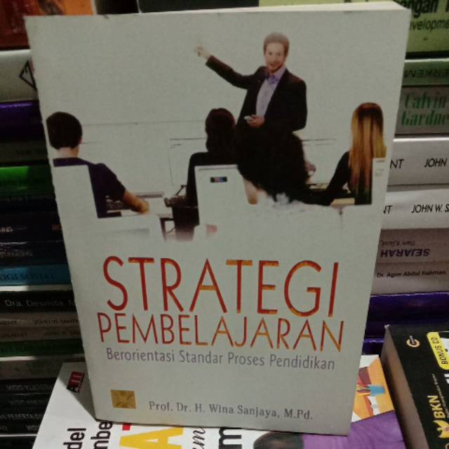 Jual STRATEGI PEMBELAJARAN BERORIENTASI STANDAR PROSES PENDIDIKAN PROF ...