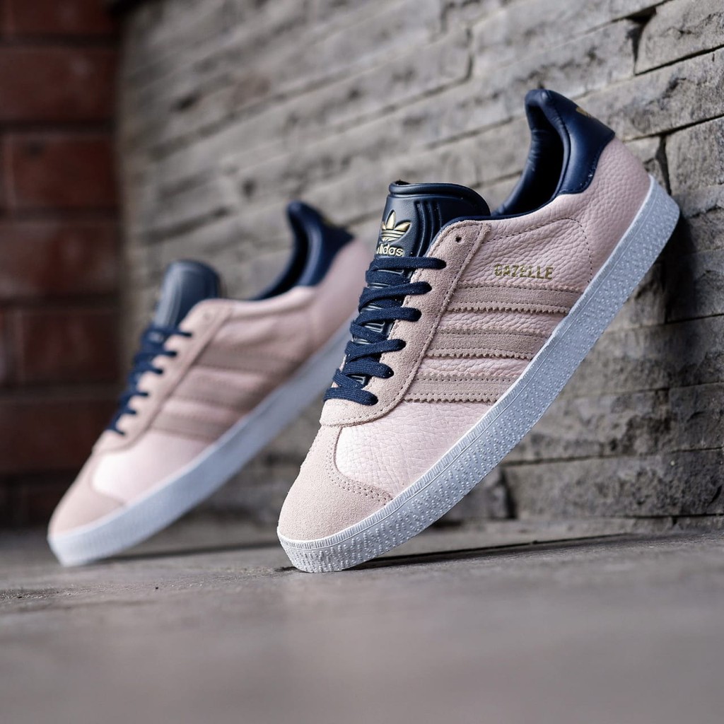 Adidas best sale gazelle cq2190