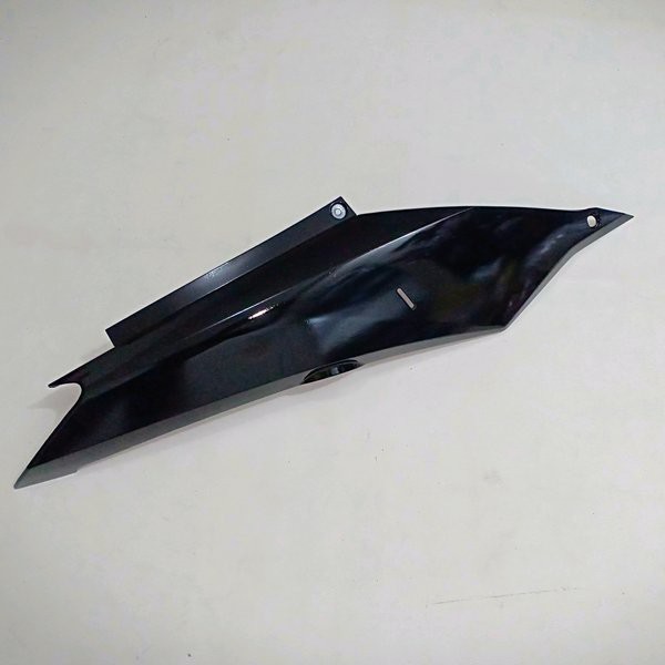 Jual cover body belakang supra x 125 FI injeksi K41 kanan hitam ...