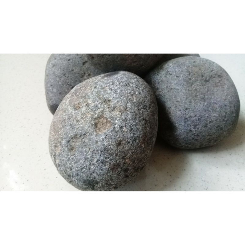Jual batu bronjol hitam batu lava bulat batu hitam aquarium 1kg