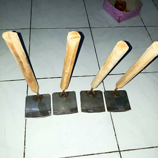 Jual Cangkul Mini Gatul Kecil Untuk Dangir Rumput Atau Bersih Rumput Gathel Shopee Indonesia