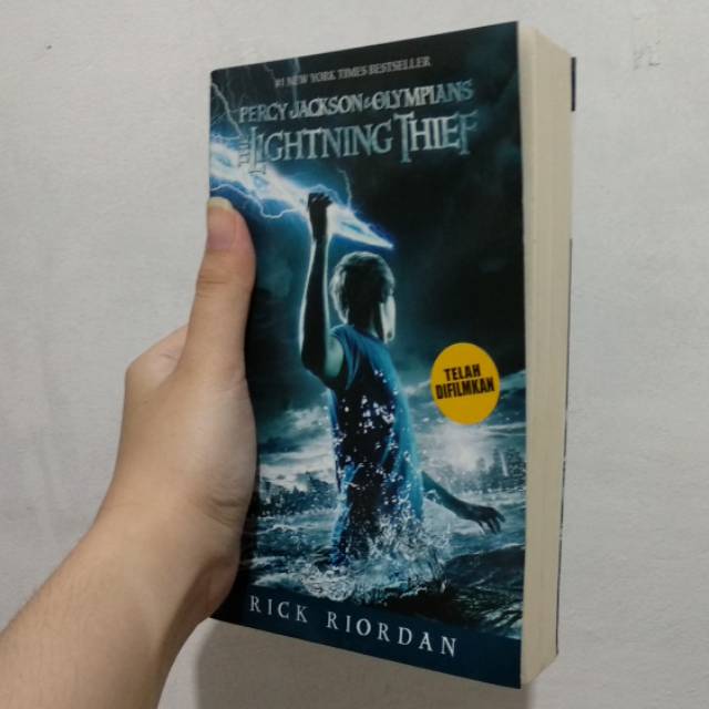 Jual PRELOVED buku bekas Novel Percy Jackson 1 The Lightning Thief Rick ...