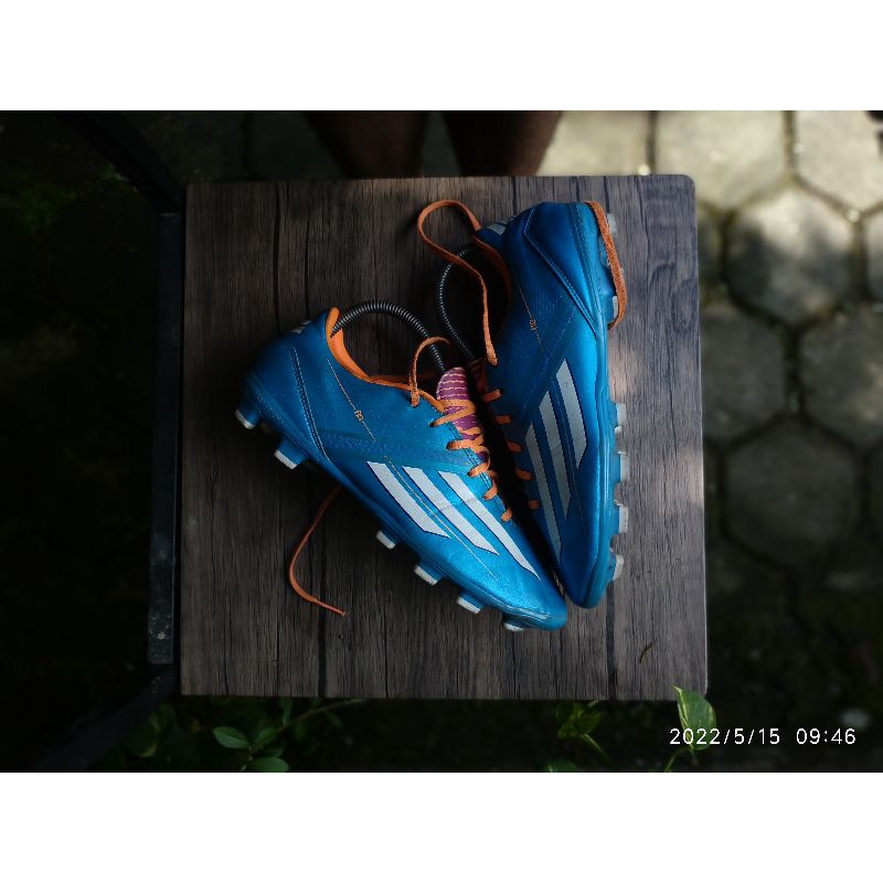 Sepatu bola adidas f10 terbaru 2015 sale