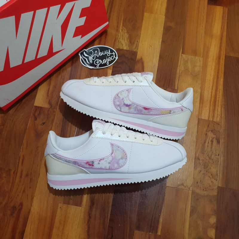 Nike cortez white shop with pink swoosh