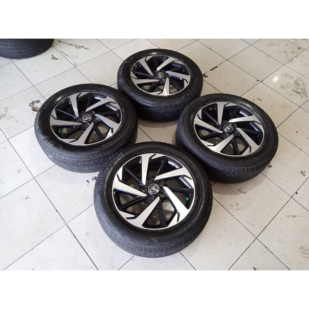 Jual VELG MOBIL BEKAS STANDAR NEW RUSH RING17 5X114 + BAN BS 215 60 R17 ...
