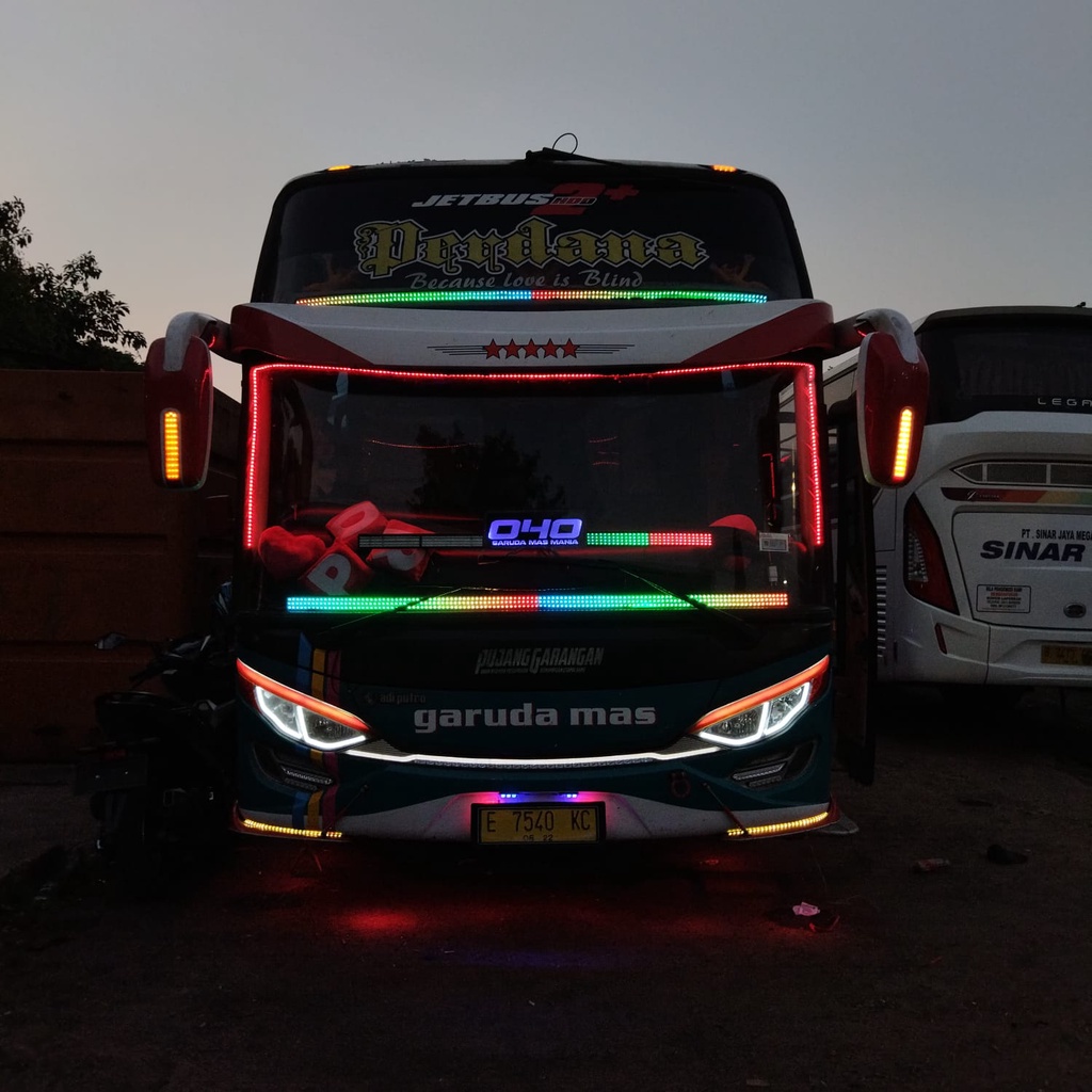 Jual Variasi lampu strobo runing teks RGB Bus dan Truk 7 baris 200cm ...
