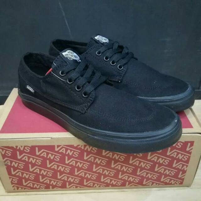 Vans brigata all black hotsell