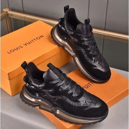 Harga Sepatu Sneakers Louis Vuitton