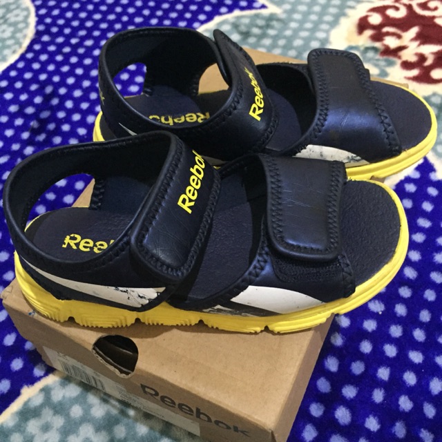 reebok sepatu sandal