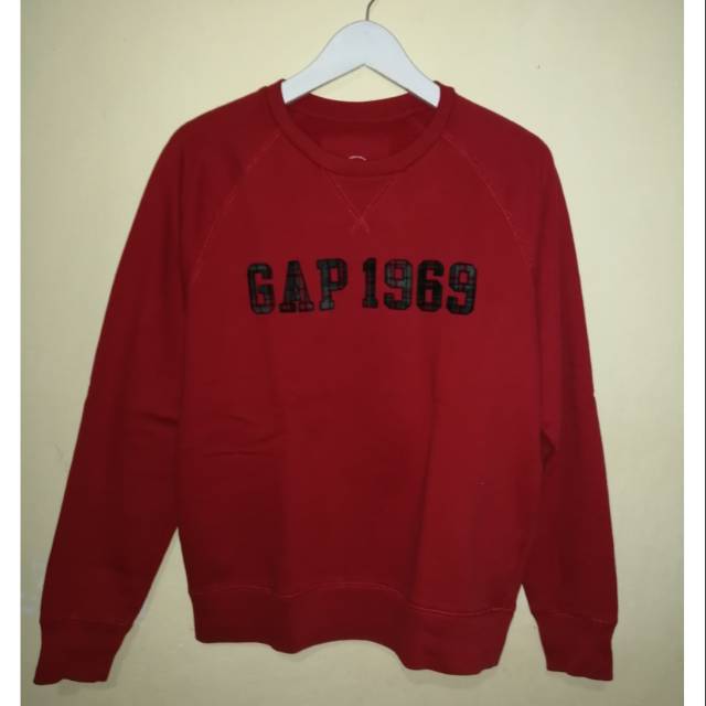 Harga crewneck online gap