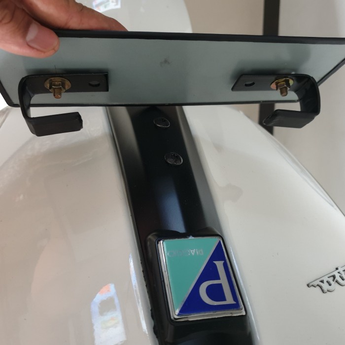 Gepäckträger Schnalle Für Vespa - Aluminium Halterung Für GTS, Sprint, Primavera