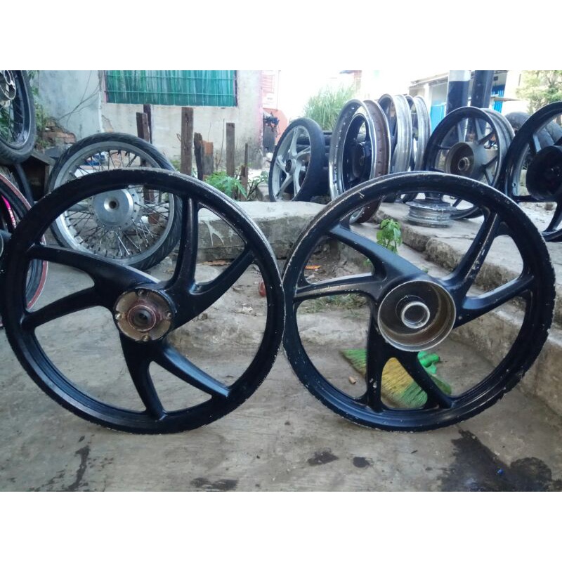 Jual velg racing Revo lama pnp fit new original velg asli revo | Shopee ...