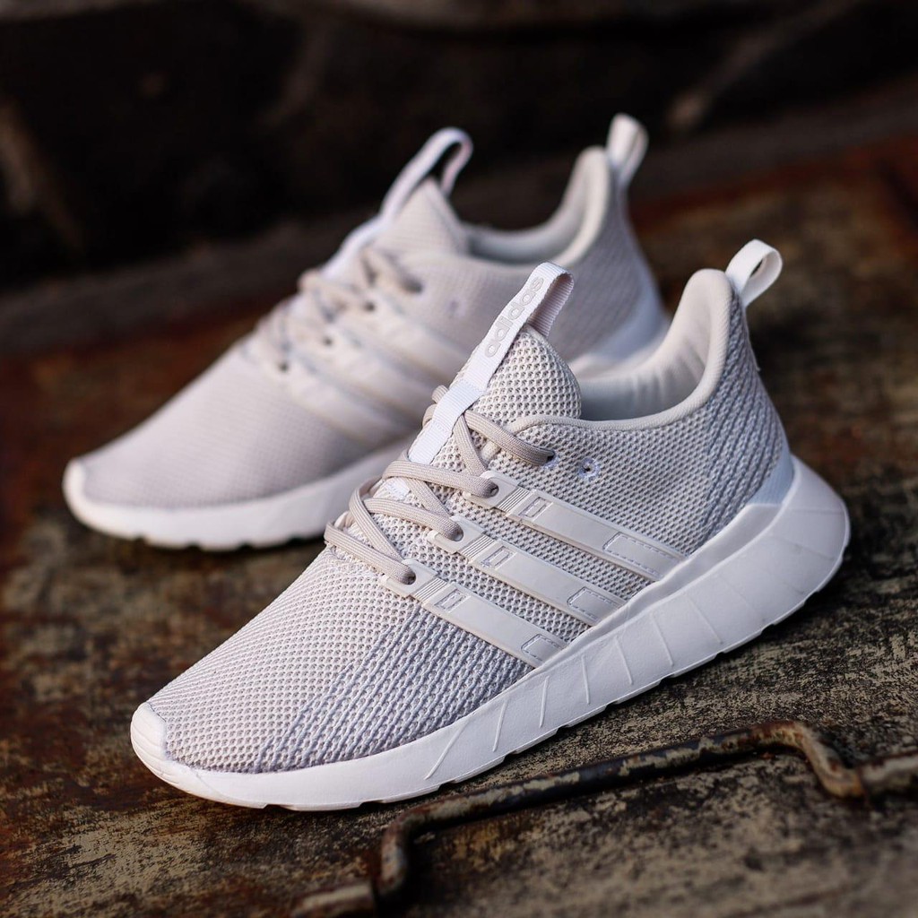 Adidas questar flow triple white store