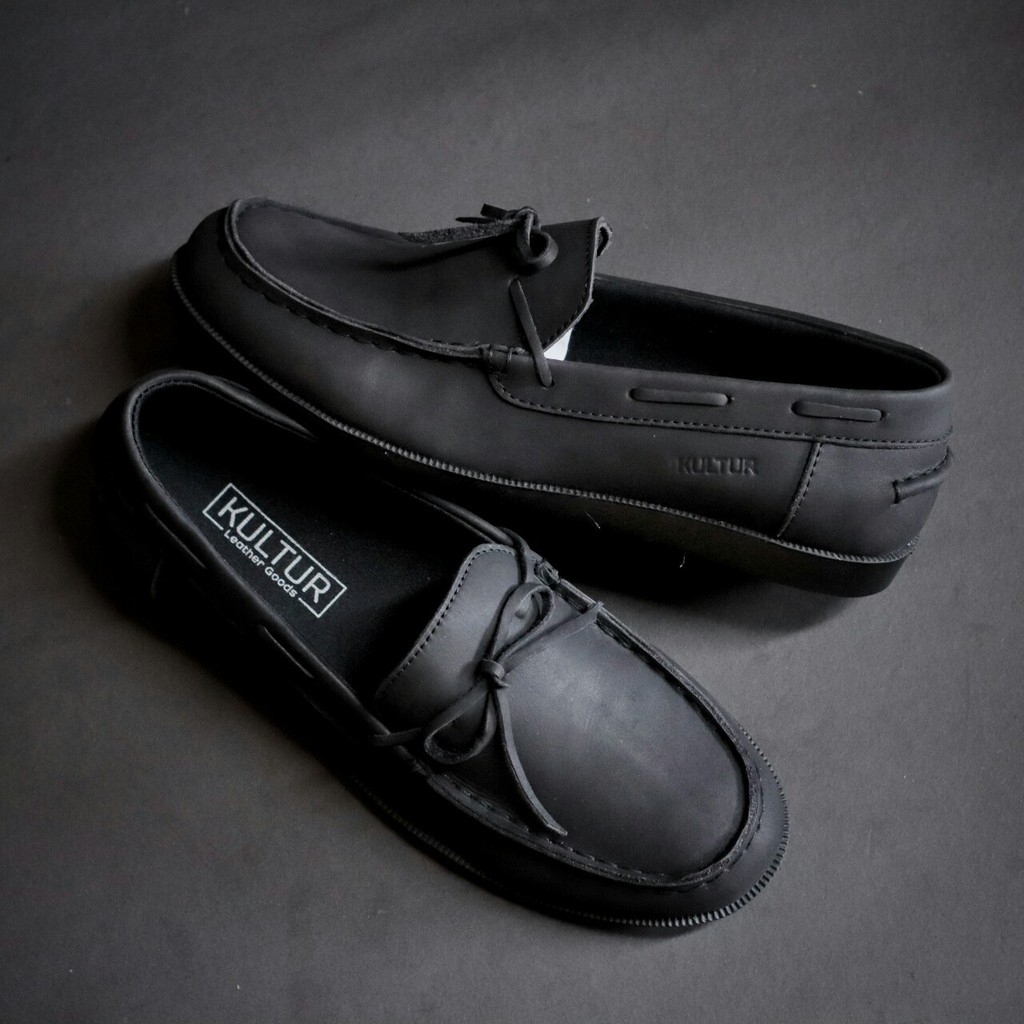 Sepatu loafers pria branded store
