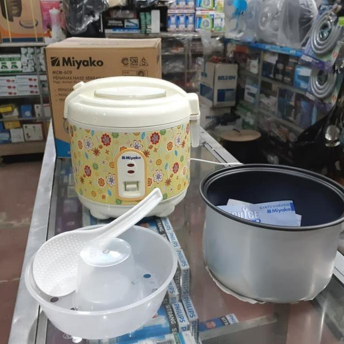 Jual Majic Com Mcm 609 Mini Miyako 0,6 Liter Rice Cooker Penanak Nasi Galerymedisha Shopee